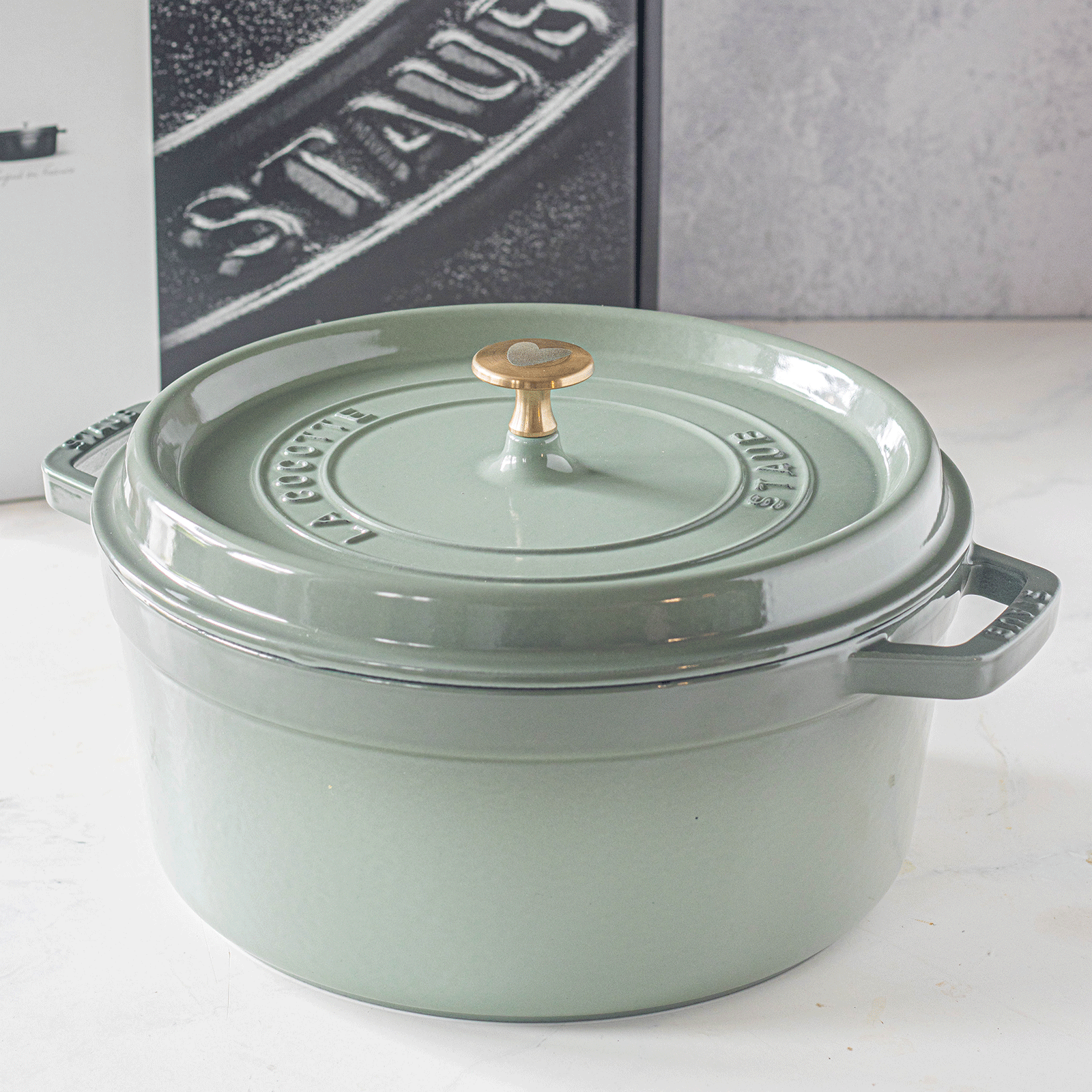 Special Edition: Cocotte by food with love | rund Ø 26 cm in Eukalyptus